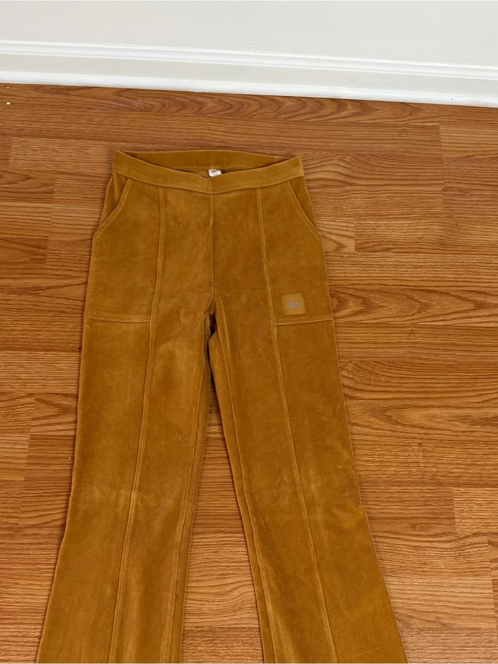 Alo Yoga Winter Break High Waist Flare Pants In Toffee Size Small